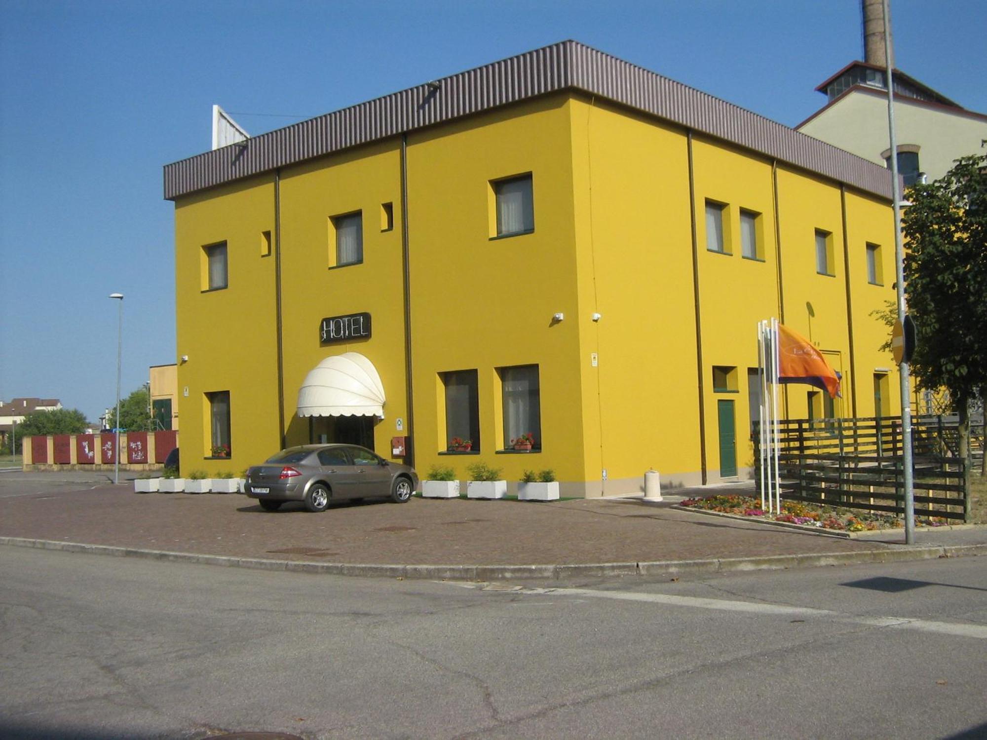 Hostiliae Ciminiera Hotel Ostiglia Exterior foto